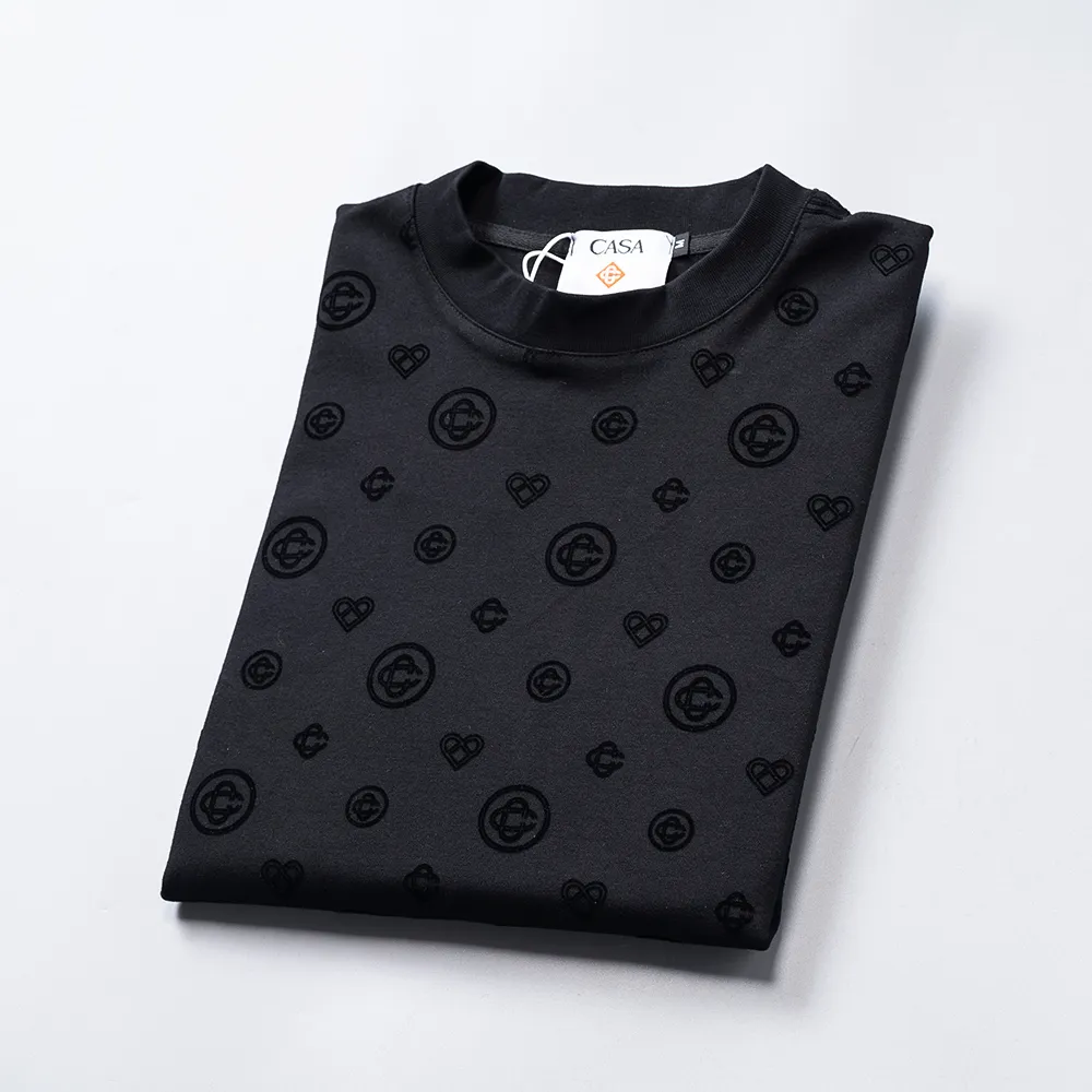 25109# New Arrival round neck T-shirt synchronized with the official website for spring and summer 2026. It is handsome with flocking printing all over. The fabric is comfortable, the workmanship is rigorous, and the wiring is neat. Good upper body effect·Sizes M-3XL Black